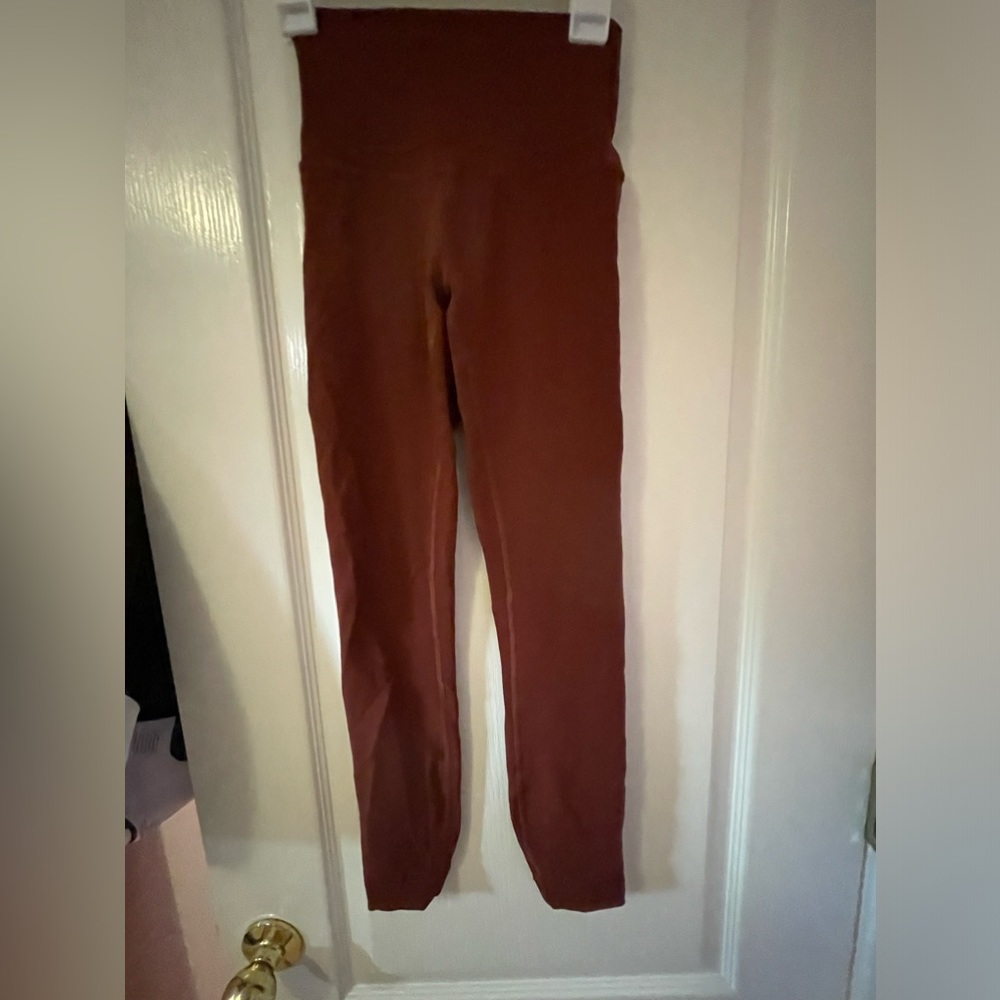 Wunder Trains Lululemon “25 in Date Brown Size 0